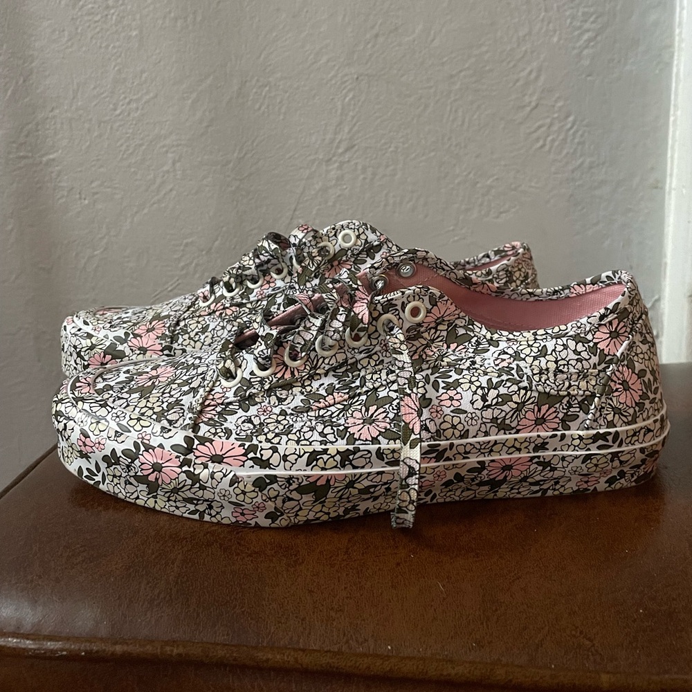 🌸🌸 Vans Old Skool Pink Mono Floral Pattern - Women’s 9.5